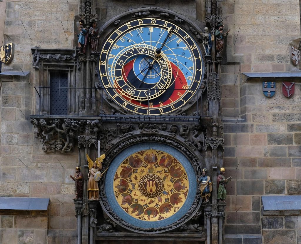 600 năm lịch sử và những truyền thuyết của chiếc đồng hồ huyền thoại ở Praha