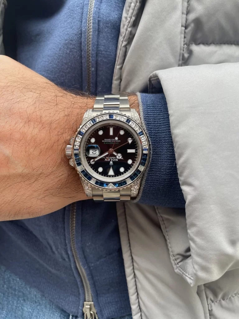 Đánh giá đồng hồ Rolex GMT-Master II 116759SA Nạm Kim Cương Sang trọng và Độc (2)